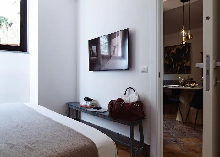 Domus Duca Claudius I Classy Vatican With Private Garden Apartment *